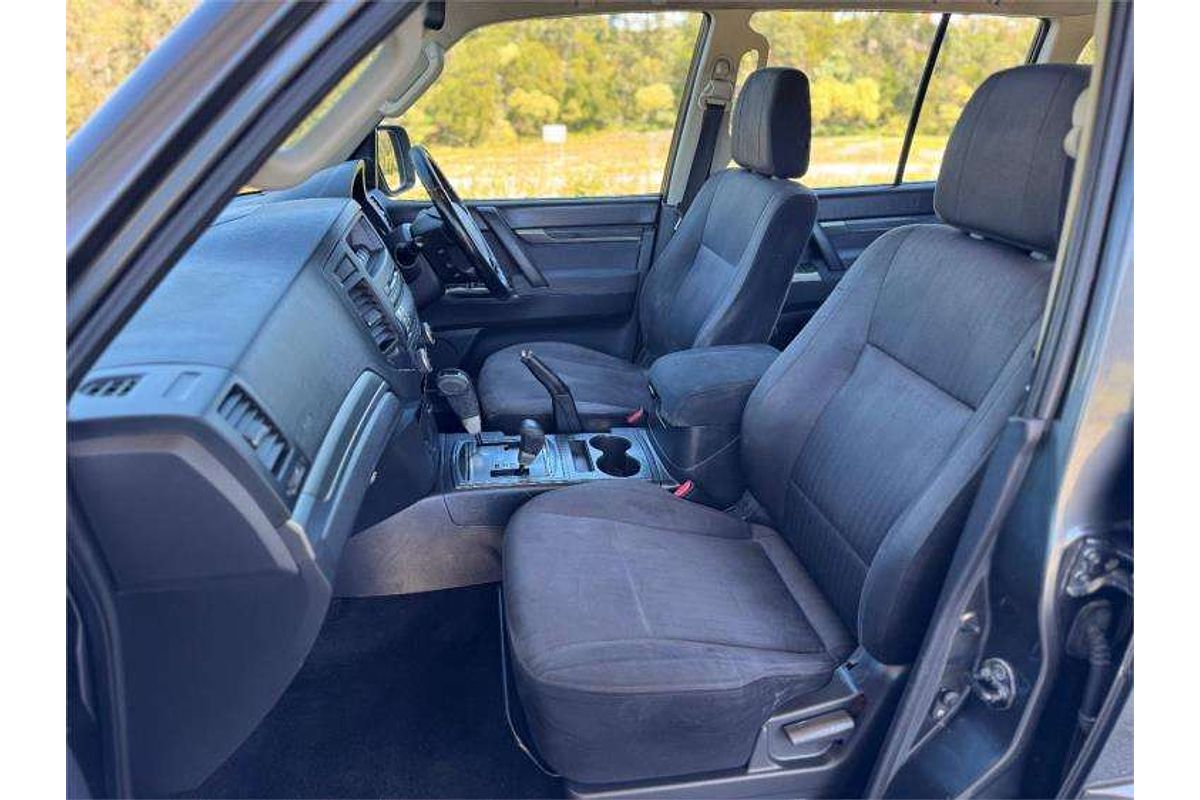 2013 Mitsubishi Pajero GLX-R NW