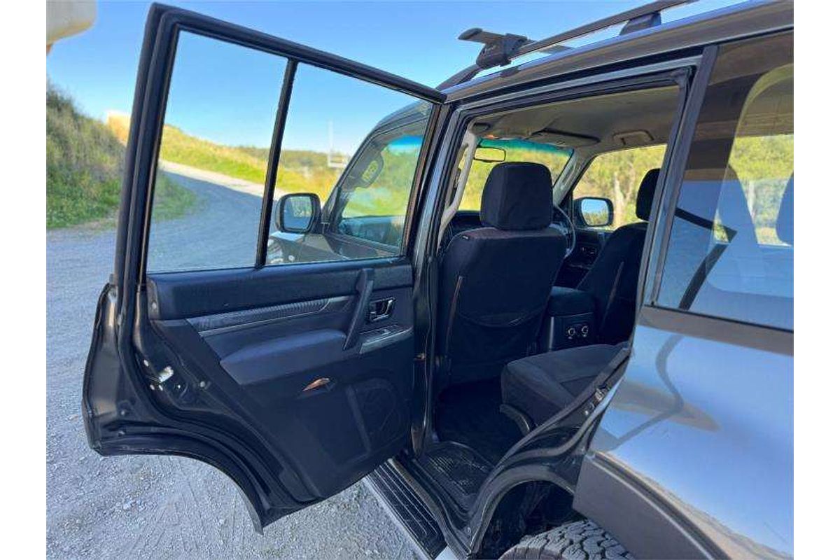 2013 Mitsubishi Pajero GLX-R NW