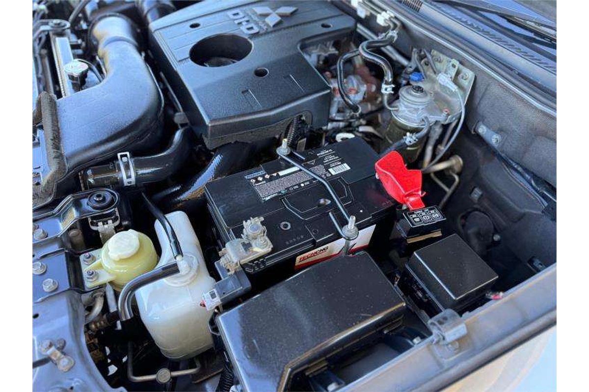 2013 Mitsubishi Pajero GLX-R NW