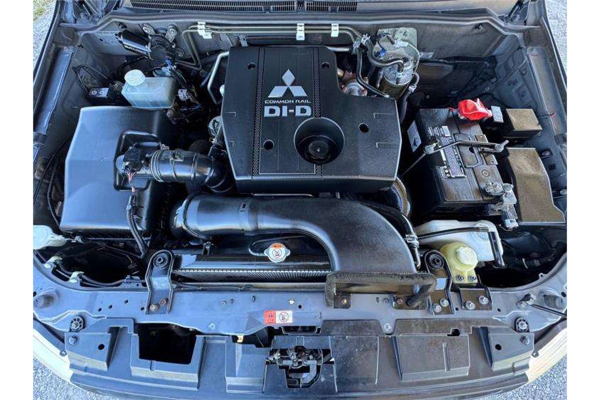 2013 Mitsubishi Pajero GLX-R NW