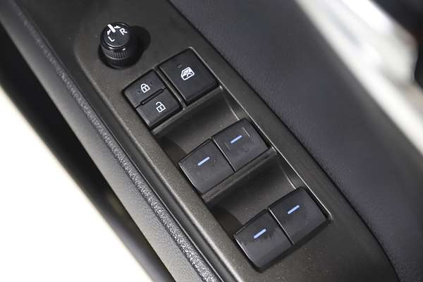 2021 Toyota Camry Ascent AXVH70R