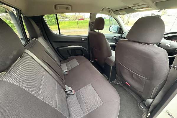 2015 Mitsubishi Triton GLX-R MN 4X4