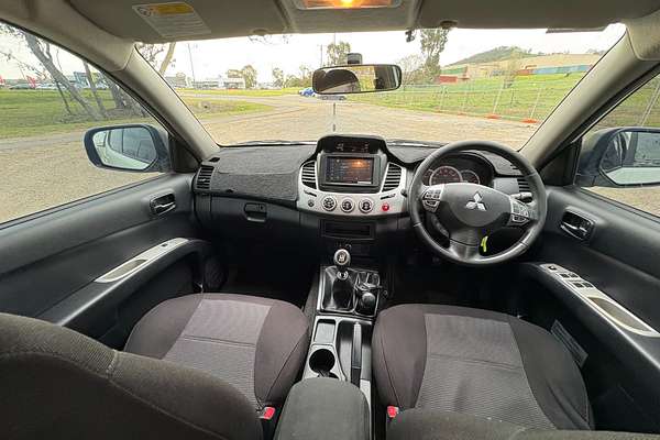 2015 Mitsubishi Triton GLX-R MN 4X4
