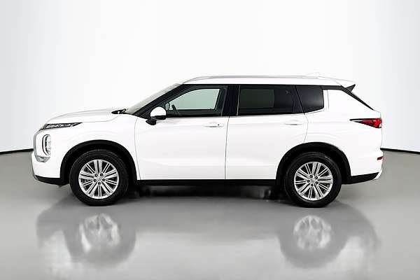 2024 Mitsubishi Outlander LS ZM