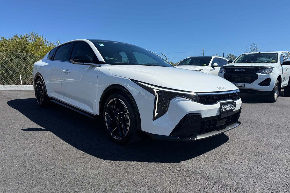 2024 Kia K4 GT-Line CL4m