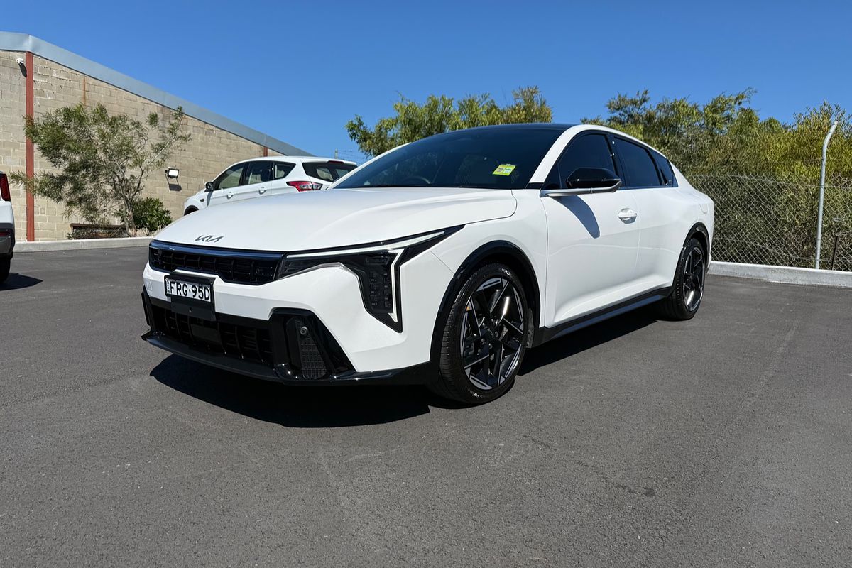 2024 Kia K4 GT-Line CL4m
