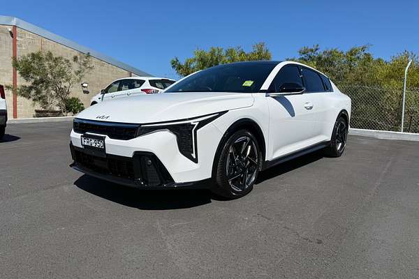 2024 Kia K4 GT-Line CL4m