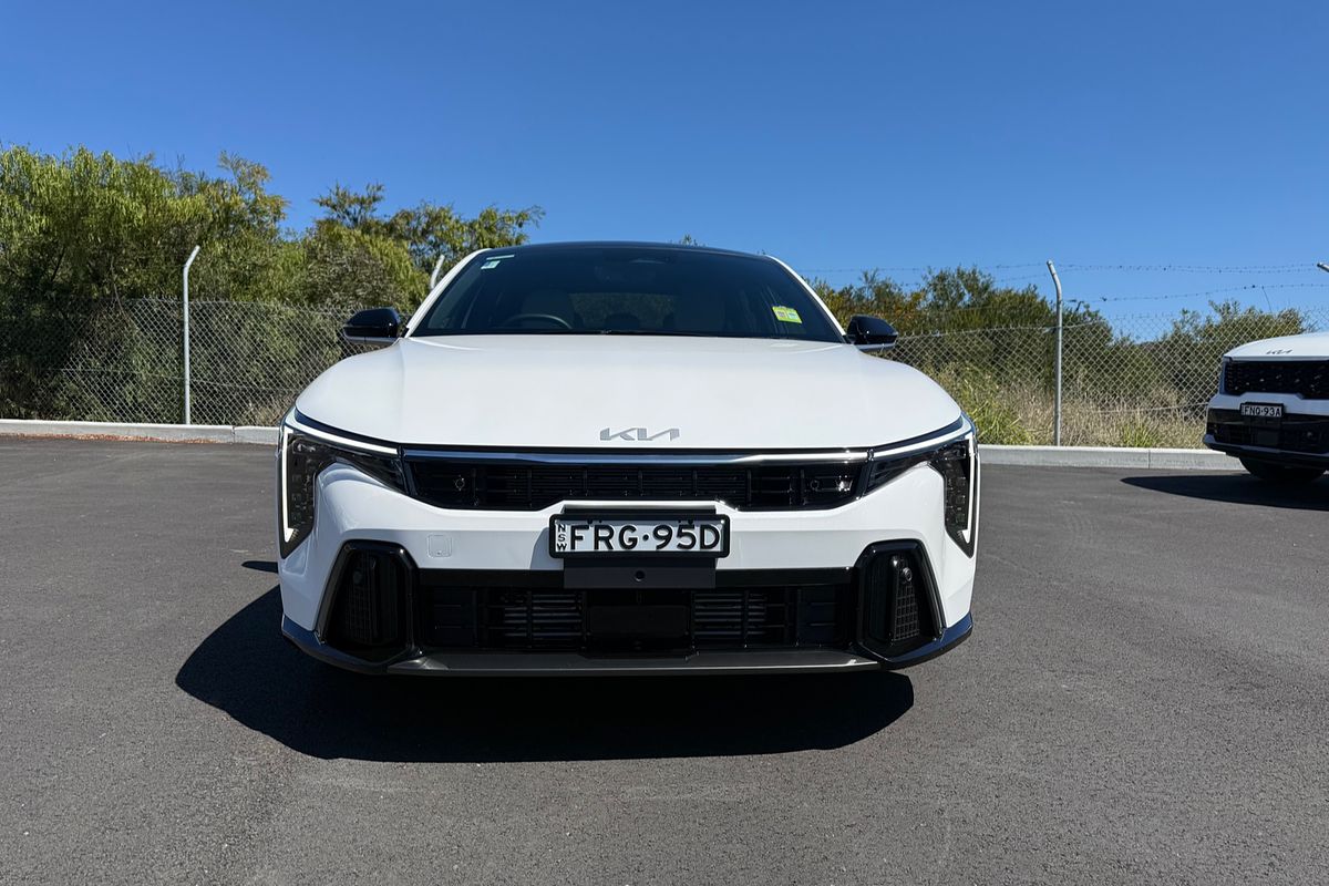 2024 Kia K4 GT-Line CL4m