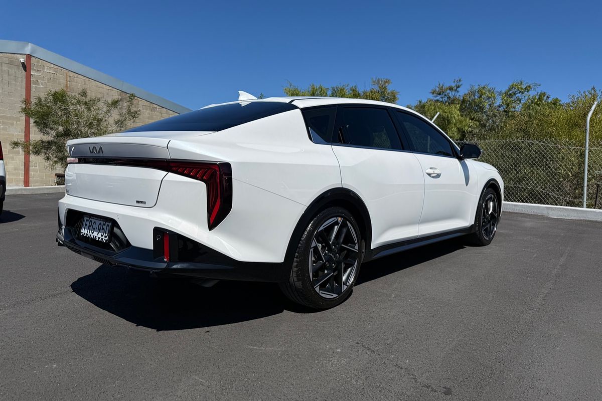 2024 Kia K4 GT-Line CL4m