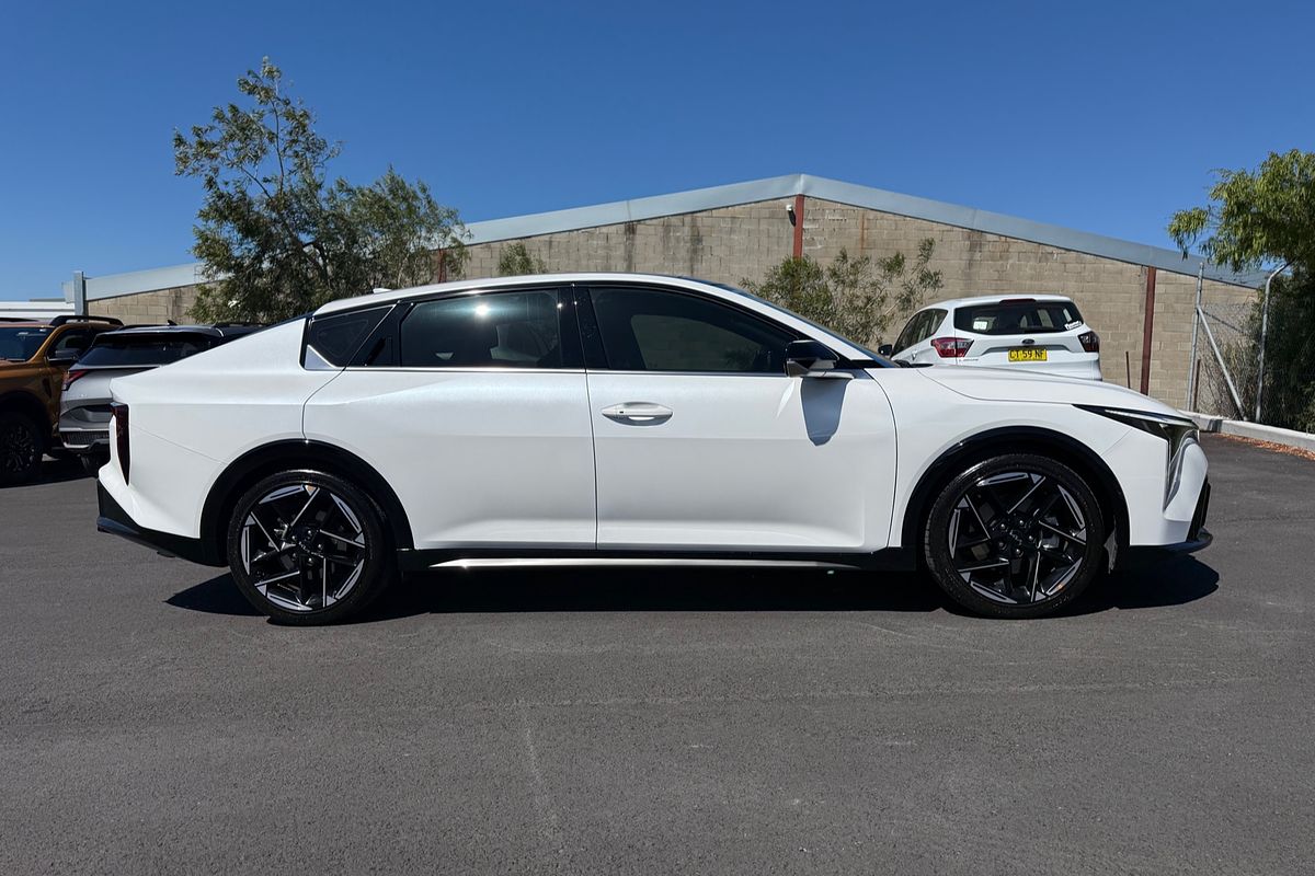 2024 Kia K4 GT-Line CL4m