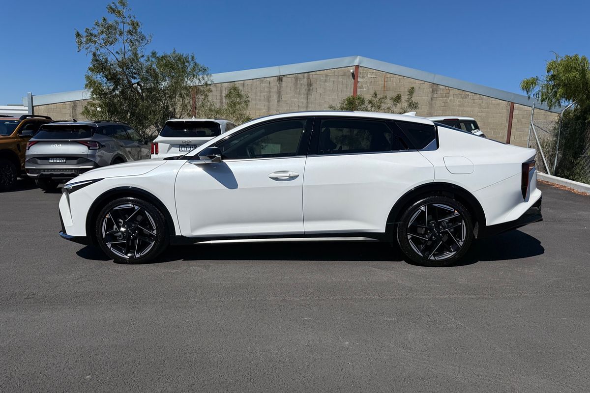 2024 Kia K4 GT-Line CL4m