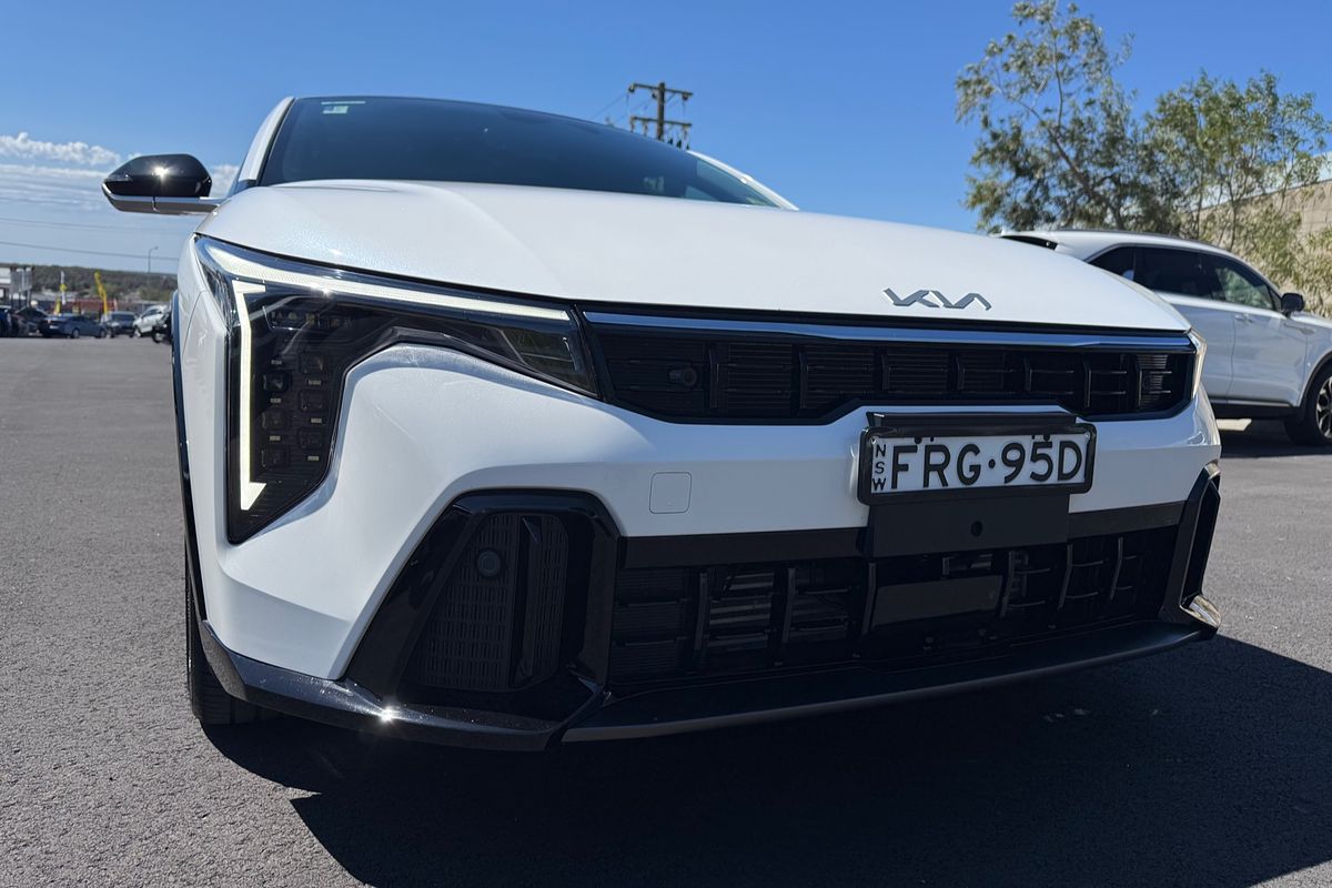 2024 Kia K4 GT-Line CL4m