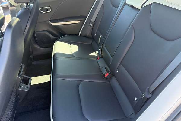 2024 Kia K4 GT-Line CL4m
