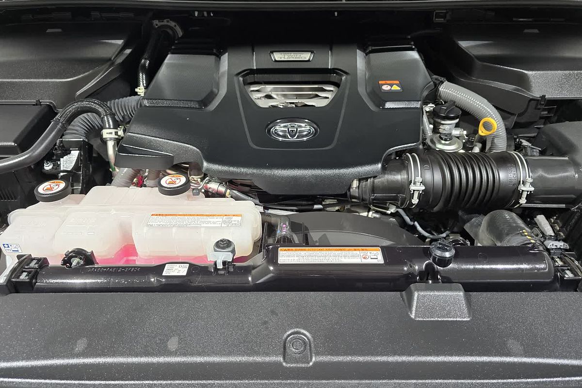 2023 Toyota Landcruiser Sahara ZX FJA300R