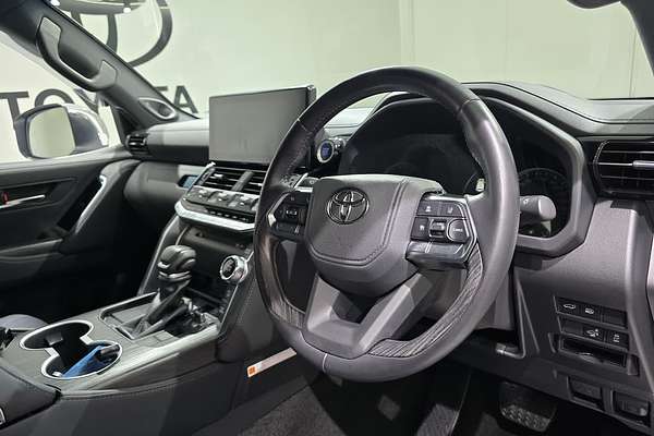 2023 Toyota Landcruiser Sahara ZX FJA300R