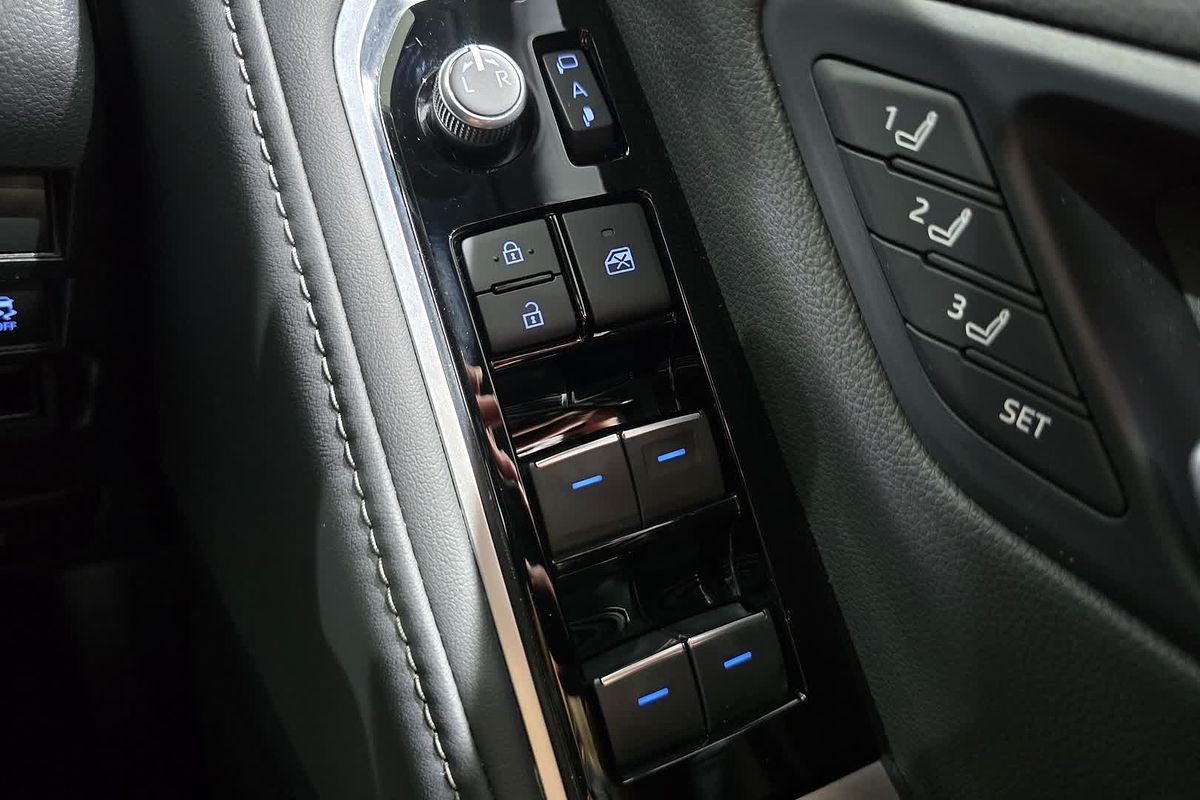 2023 Toyota Landcruiser Sahara ZX FJA300R