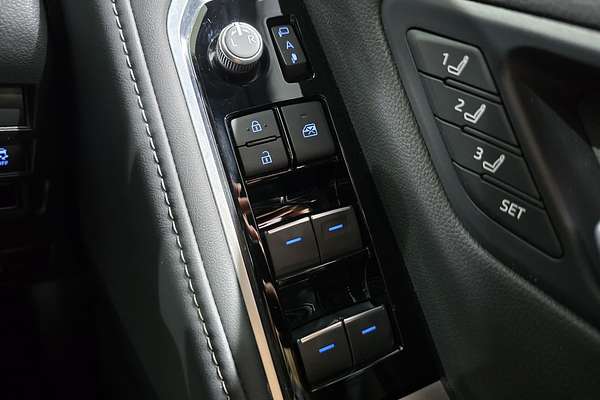 2023 Toyota Landcruiser Sahara ZX FJA300R