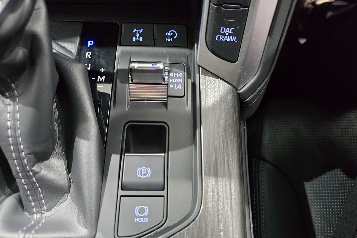 2023 Toyota Landcruiser Sahara ZX FJA300R