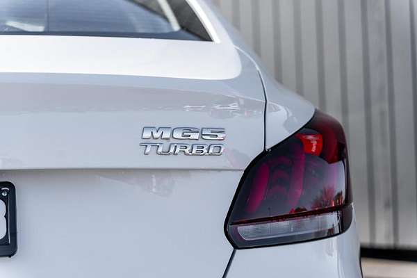2025 MG MG5 Essence