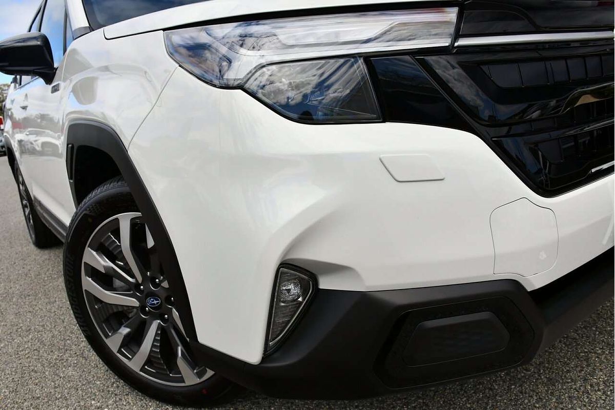 2025 Subaru Forester Hybrid Touring S6