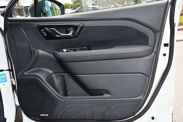 2025 Subaru Forester Hybrid Touring S6