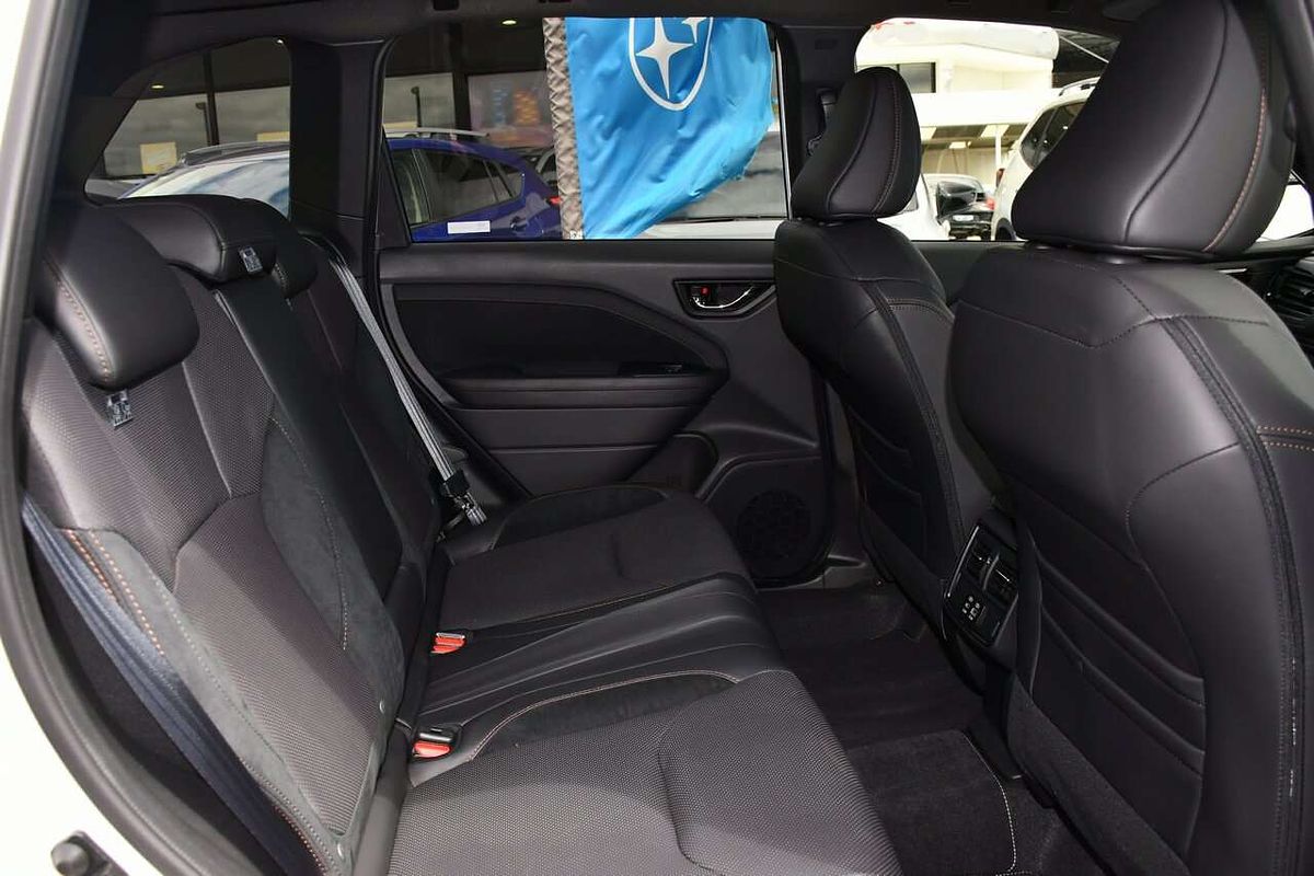 2025 Subaru Forester Hybrid Touring S6