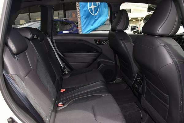 2025 Subaru Forester Hybrid Touring S6