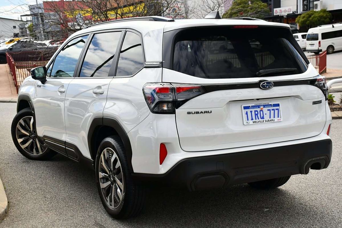 2025 Subaru Forester Hybrid Touring S6