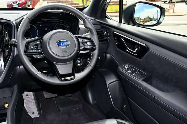 2025 Subaru Forester Hybrid Touring S6