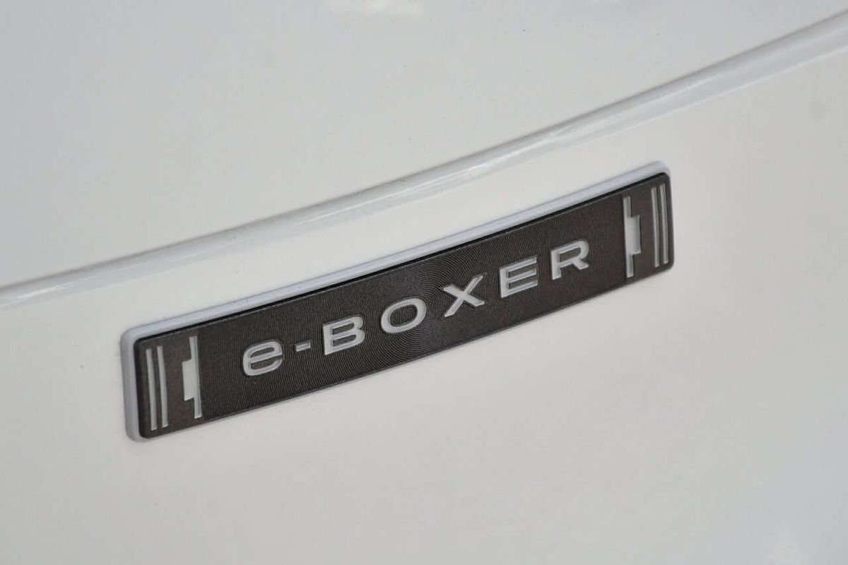 2025 Subaru Forester Hybrid Touring S6