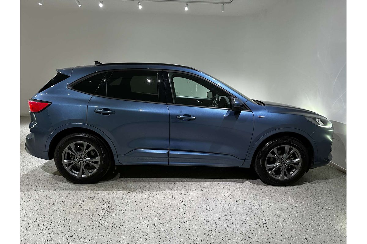 2022 Ford Escape ST-Line ZH