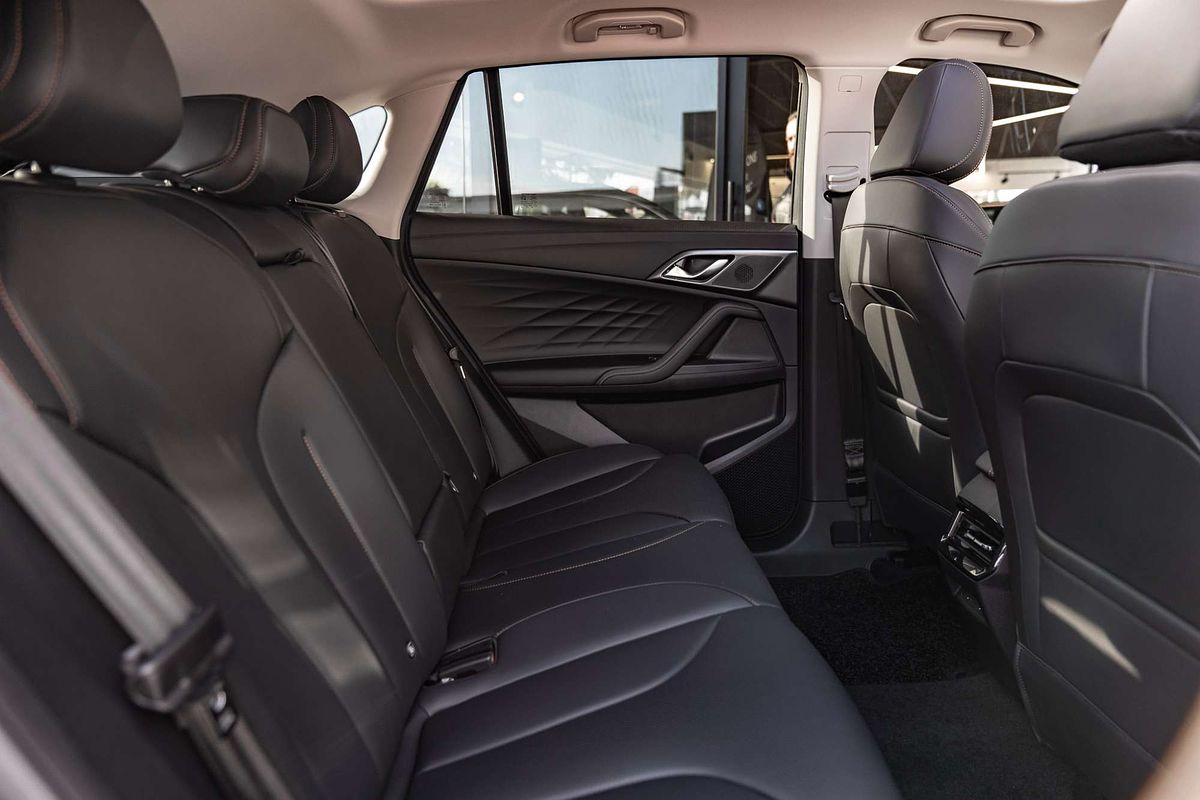 2025 MG HS Hybrid+ Essence AS33H