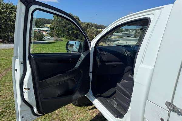 2016 Isuzu D-MAX SX  4X4
