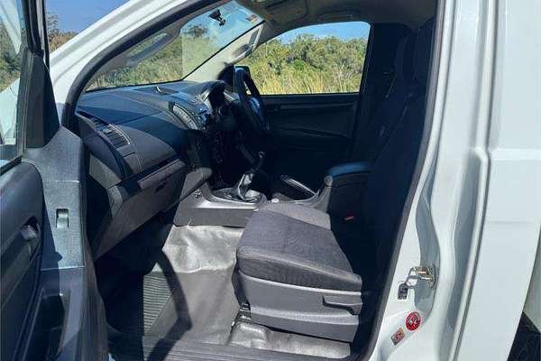 2016 Isuzu D-MAX SX  4X4