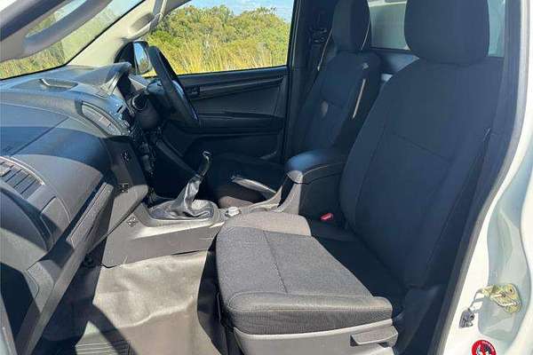 2016 Isuzu D-MAX SX  4X4