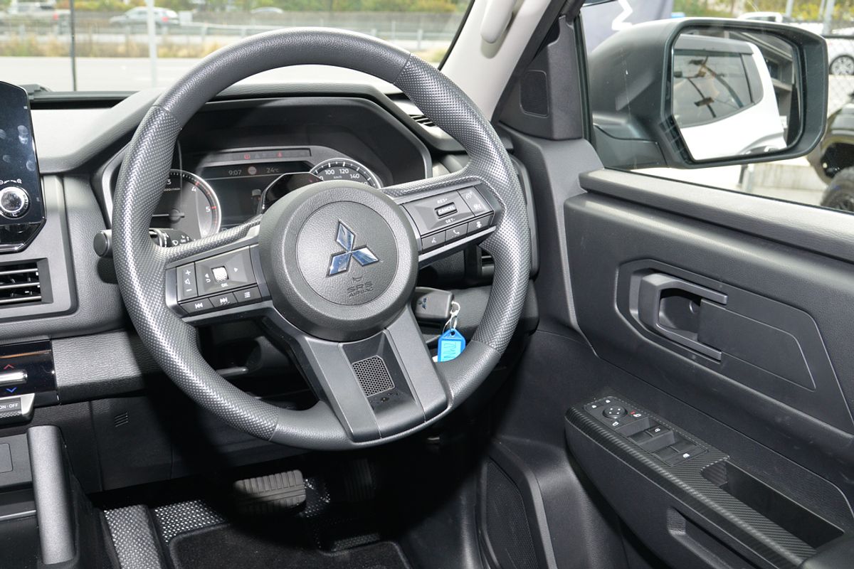 2025 Mitsubishi Triton GLX+ MV 4X4