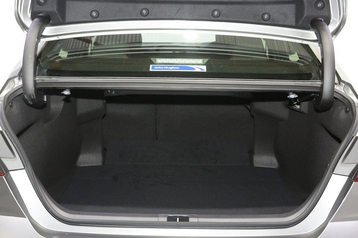 2025 Toyota Camry Ascent AXVH80R