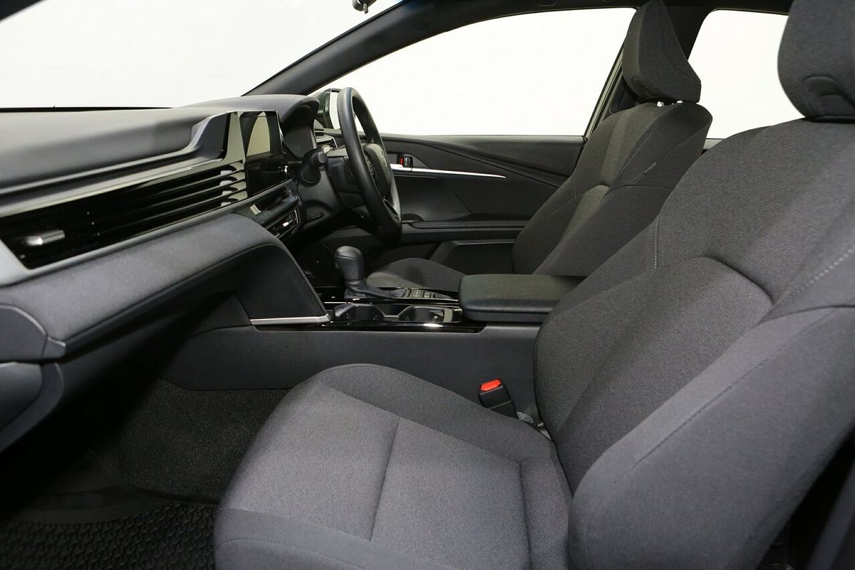 2025 Toyota Camry Ascent AXVH80R