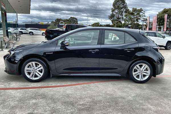 2018 Toyota Corolla Ascent Sport Hybrid ZWE211R