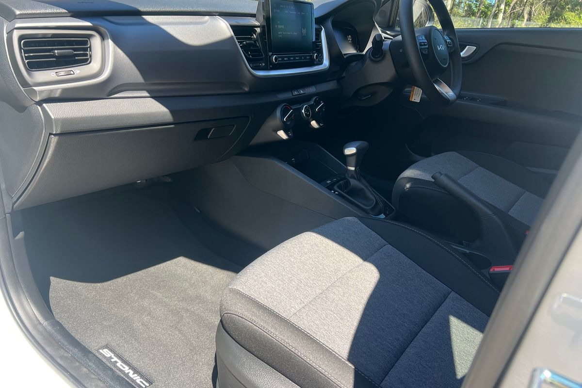 2024 Kia Stonic S YB