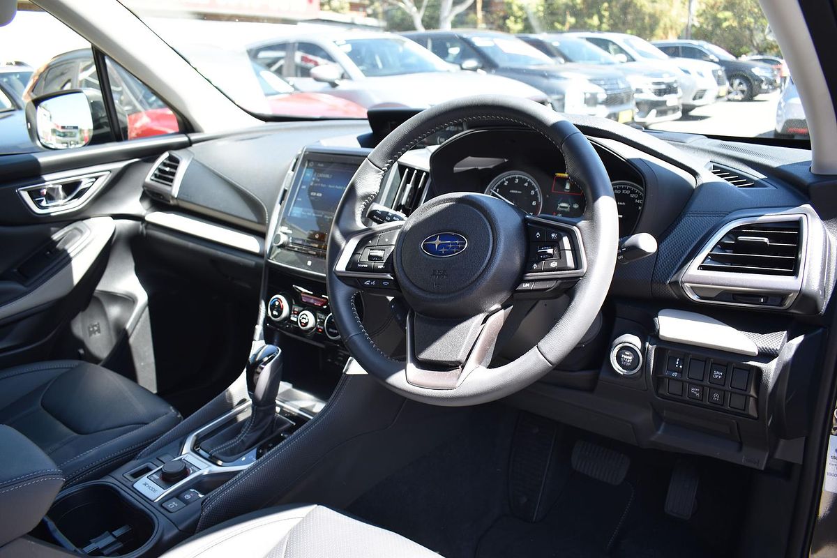 2025 Subaru Forester 2.5i Luxury Special Edition S5