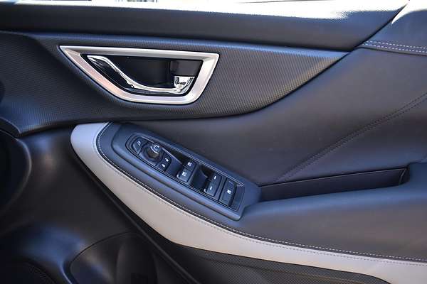 2025 Subaru Forester 2.5i Luxury Special Edition S5