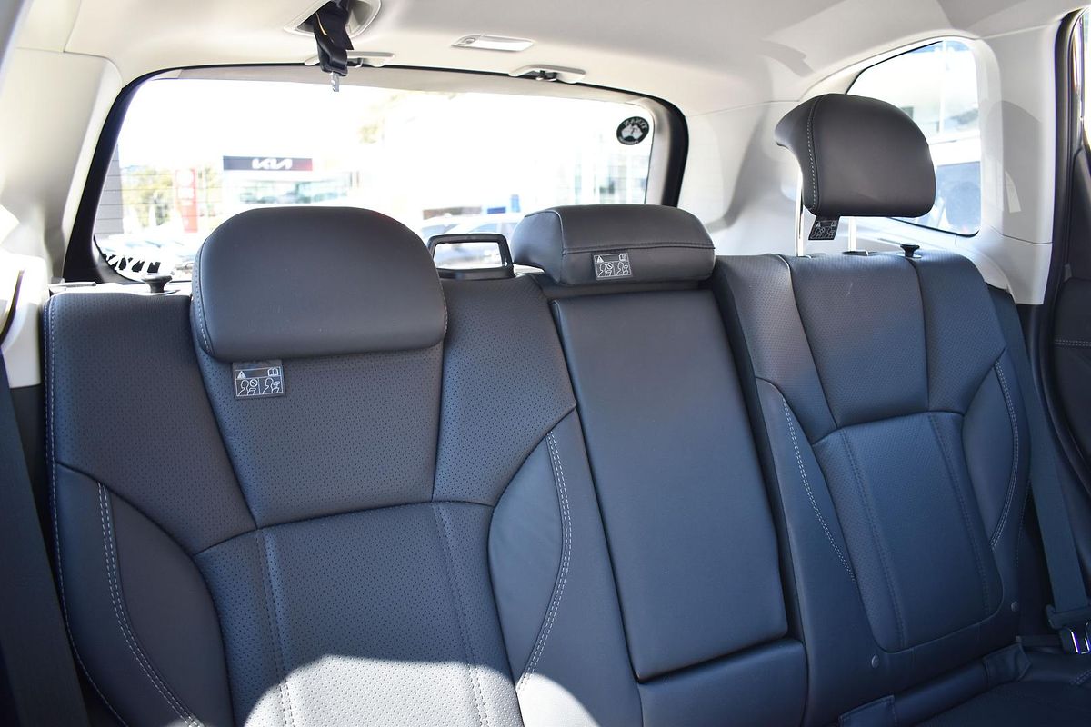 2025 Subaru Forester 2.5i Luxury Special Edition S5
