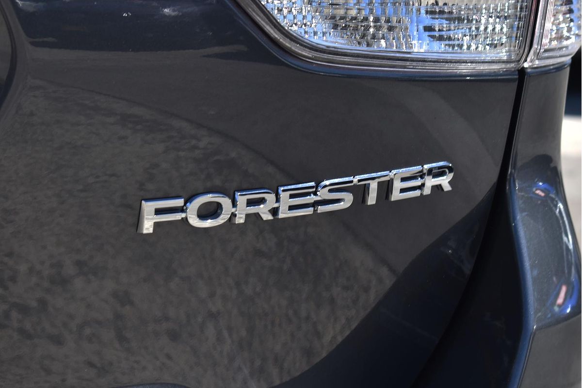 2025 Subaru Forester 2.5i Luxury Special Edition S5