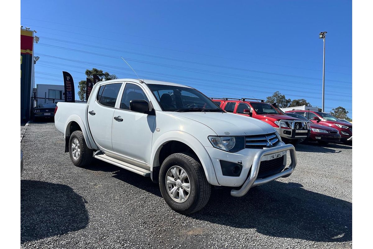 2013 Mitsubishi Triton GLX MN 4X4