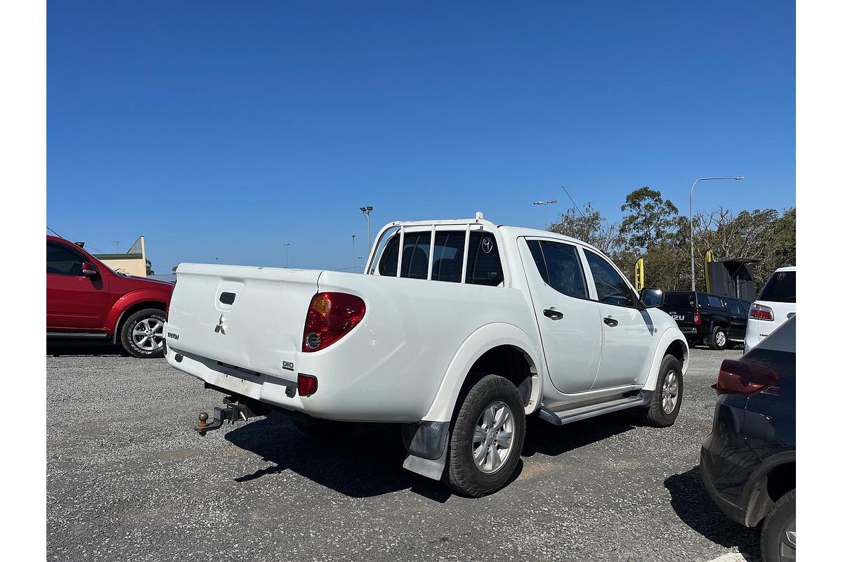 2013 Mitsubishi Triton GLX MN 4X4