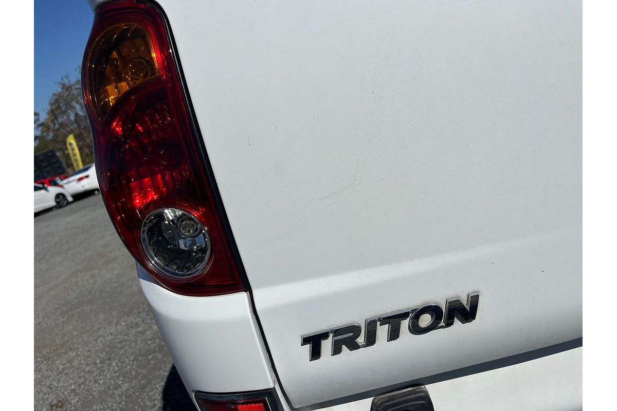 2013 Mitsubishi Triton GLX MN 4X4