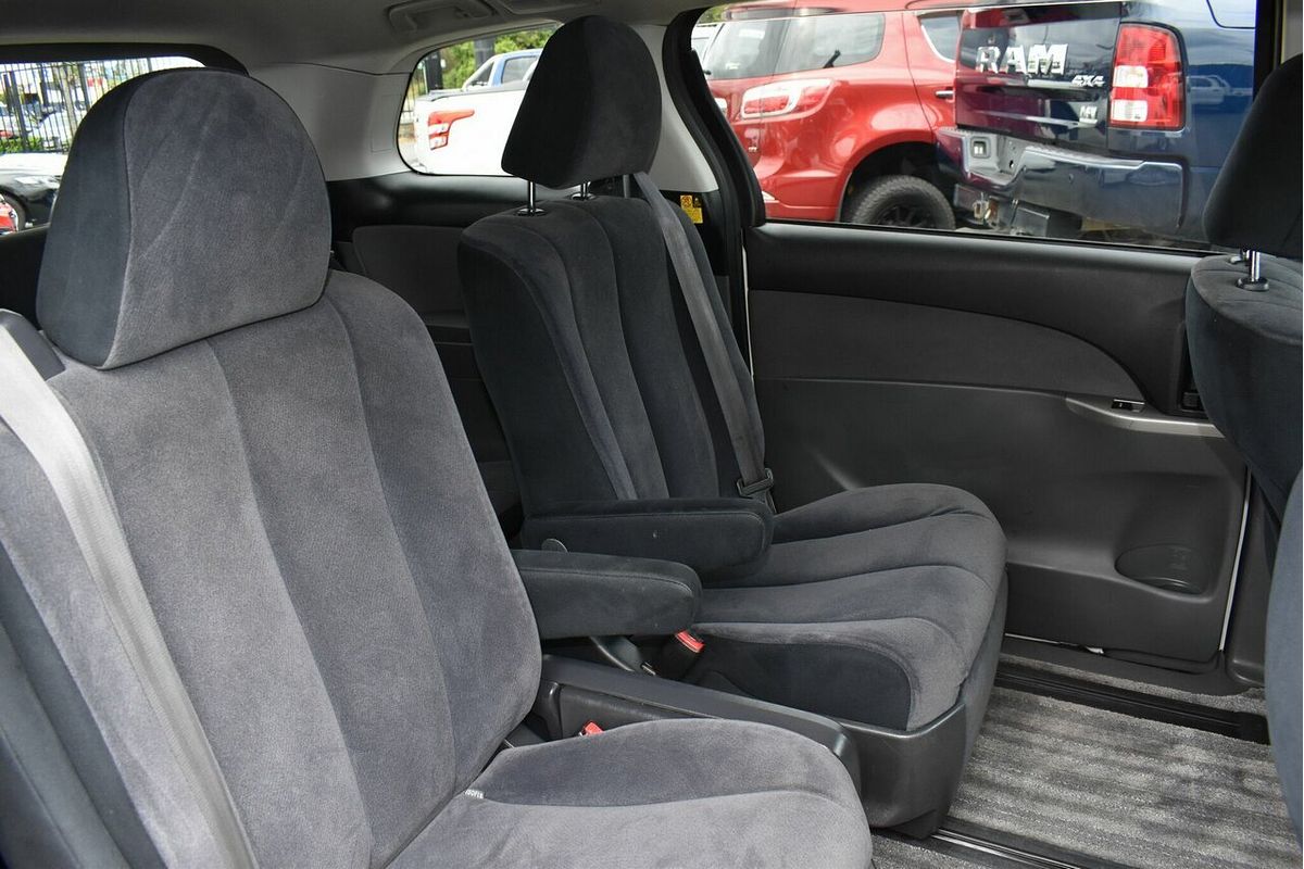 2010 Toyota Estima G