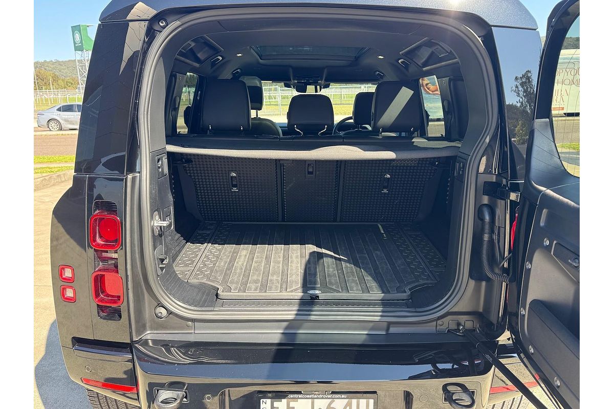 2023 Land Rover Defender 110 P400 X-Dynamic SE L663