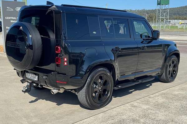 2023 Land Rover Defender 110 P400 X-Dynamic SE L663